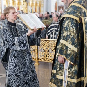 20160323 010 Литургия Преждеосвященных Даров Свято-Успенский каф. собор Омск митр. Владимир (Иким) IMG_8223