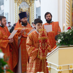 20160503 011 Литургия собор Рождества Христова Омск митр. Владимир (Иким) IMG_4188