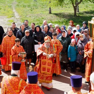 20160503 042 Литургия собор Рождества Христова Омск митр. Владимир (Иким) IMG_4300