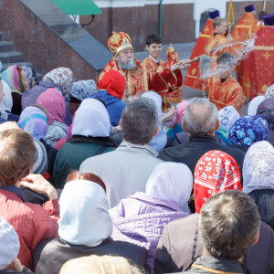 20160503 050 Литургия собор Рождества Христова Омск митр. Владимир (Иким) IMG_4355