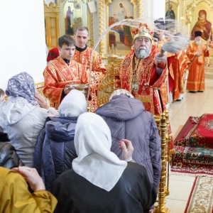 20160503 055 Литургия собор Рождества Христова Омск митр. Владимир (Иким) IMG_4405