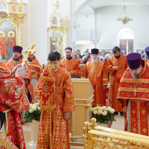 20160503 059 Литургия собор Рождества Христова Омск митр. Владимир (Иким) IMG_4423