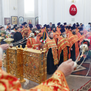 20160503 2с Вечерня с награждением и поздравлениями Свято-Успенский каф. собор Омск митр. Владимир (Иким) IMG_4560