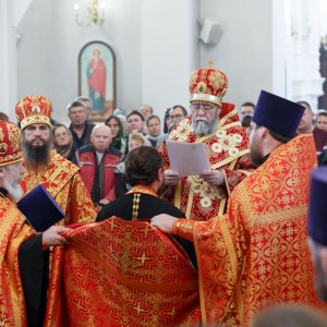 20160503 2с Вечерня с награждением и поздравлениями Свято-Успенский каф. собор Омск митр. Владимир (Иким) IMG_4600