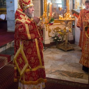20160505 014 Вечерня собор Воздвижения Креста Господня Омск митр. Владимир (Иким) IMG_5925