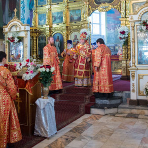 20160505 021 Вечерня собор Воздвижения Креста Господня Омск митр. Владимир (Иким) IMG_5959