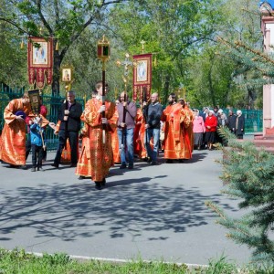 20160505 042 Литургия Храм иконы Б.М. Всех скорбящих Радость Омск митр. Владимир (Иким) IMG_5636