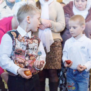 20160505 071 Литургия Храм иконы Б.М. Всех скорбящих Радость Омск митр. Владимир (Иким) IMG_5823