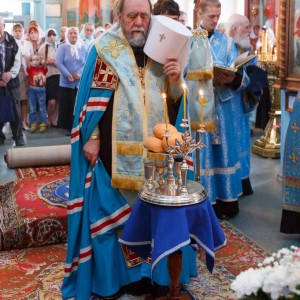 031 2016.07.20 Праздник иконы Пресвятой Богородицы в Казани Казанский храм Омск митр. Владимир (Иким) IMG_4155