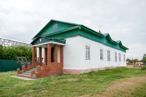 P2500385-300x200