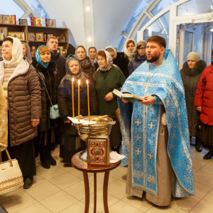 20161204 203 Церковная лавка Паломническая служба Собор Успения Омск IMG_1404
