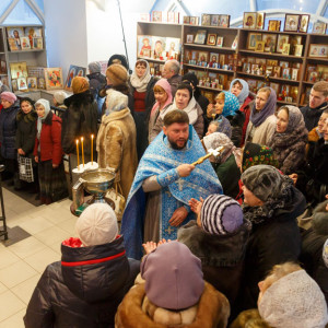 20161204 210 Церковная лавка Паломническая служба Собор Успения Омск IMG_1423