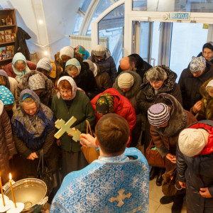 20161204 216 Церковная лавка Паломническая служба Собор Успения Омск IMG_1459