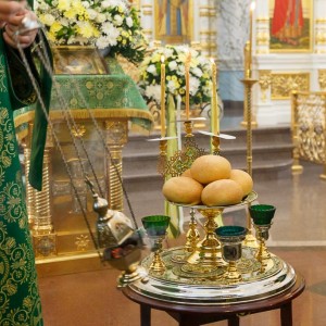 180526 012 Вечерня Собор Успения Омск митр. Владимир (Иким) IMG_1174