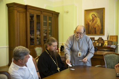 2021.06.30 встреча митрополита Владимира с представителями московского фонда по привозу мощей(3)