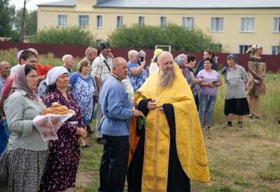 2023.07.29 освящение креста храма св. Луки лука Войно-ясенецкого п. Хвойный (19)