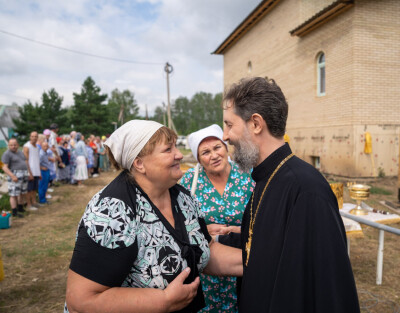 2023.07.29 освящение креста храма св. Луки лука Войно-ясенецкого п. Хвойный (9)