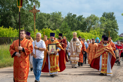 2024.07.05 литургия в храме Святой Мученицы Параскевы с. Чернолучье (30)