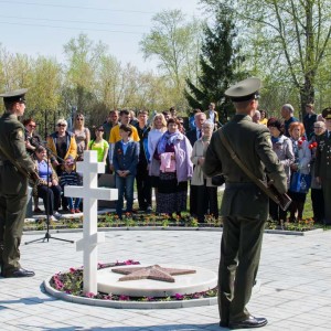 20150506 006 Освещение монумента памяти воинам Ново-Южное кладбище Омск _DSC3532
