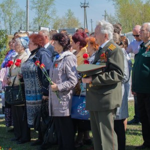 20150506 013 Освещение монумента памяти воинам Ново-Южное кладбище Омск _DSC3544