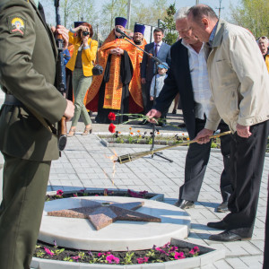 20150506 022 Освещение монумента памяти воинам Ново-Южное кладбище Омск _DSC3572