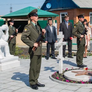 20150506 030 Освещение монумента памяти воинам Ново-Южное кладбище Омск _DSC3605