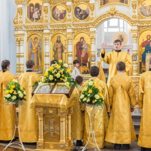 20150712 031 Праздник святых апостолов Петра и Павла Свято-Успенский каф. собор Омск митр. Владимир (Иким) IMG_6157