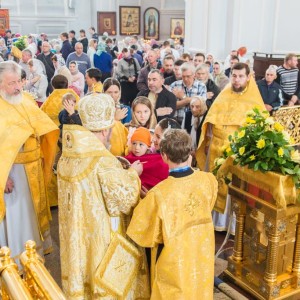 20150712 040 Праздник святых апостолов Петра и Павла Свято-Успенский каф. собор Омск митр. Владимир (Иким) IMG_6184