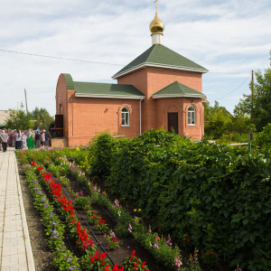 Освящение храма в Орловке митрополитом Омским и Таврическим Владимиром (28 из 55)