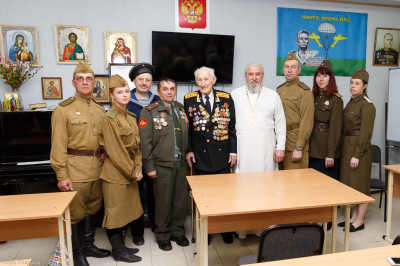 180513 215 Встреча с ветераном ВОВ Смирновым ИИ Собор Успения Омск IMG_7652