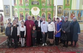 Прихожане храма святителя Василия Великого приняли участие в мероприятиях, посвященных 77-ой годовщине Победы в Великой Отечественной войне.