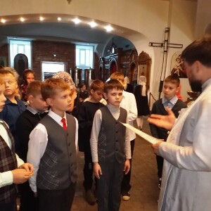 Экскурсия детей по Успенскому собору (2)