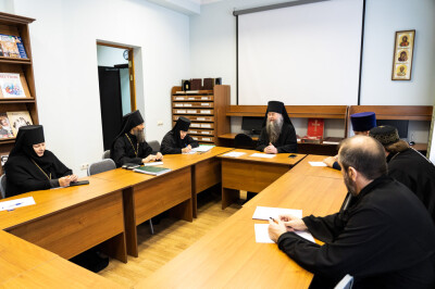 2022.11.16 Представители Межведомственной комиссии по вопросам образования монашествующих посетили Омскую Духовную семинарию(10)
