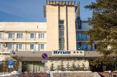 2022.12.25 выставка резных икон «Прикосновенный образ 2022» для граждан, вынужденно прибывших с территории Украины(1)