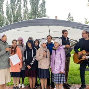 2023.08.27 семейный праздник белый цветок (11)