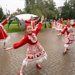 2023.08.27 семейный праздник белый цветок (35)