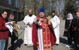 В понедельник Светлой седмицы в музее истории ОМГТУ состоялась Божественная литургия и традиционный Крестный ход