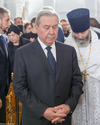 110-20160530-Прощание-с-Митрополитом-Феодосием-Собор-Успения-Омск-IMG_110148