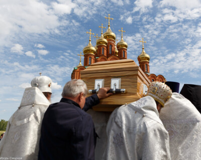 157-20160530-Прощание-с-Митрополитом-Феодосием-Успенский-собор-Ачаирского-монастыря-IMG_110337