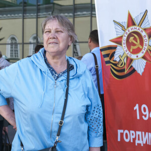 P1912122