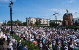 КРЕСTНЫЙ ХОД В ДЕНЬ КРЕЩЕНИЯ РУСИ. Принесение Абалакской иконы Божией Матери в Омское Прииртышье